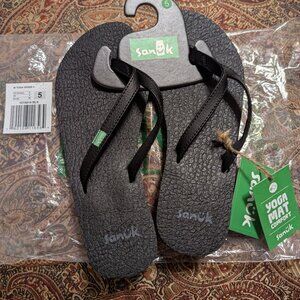 Sanuk black sandals, Sanuk, size 5, new, $14.